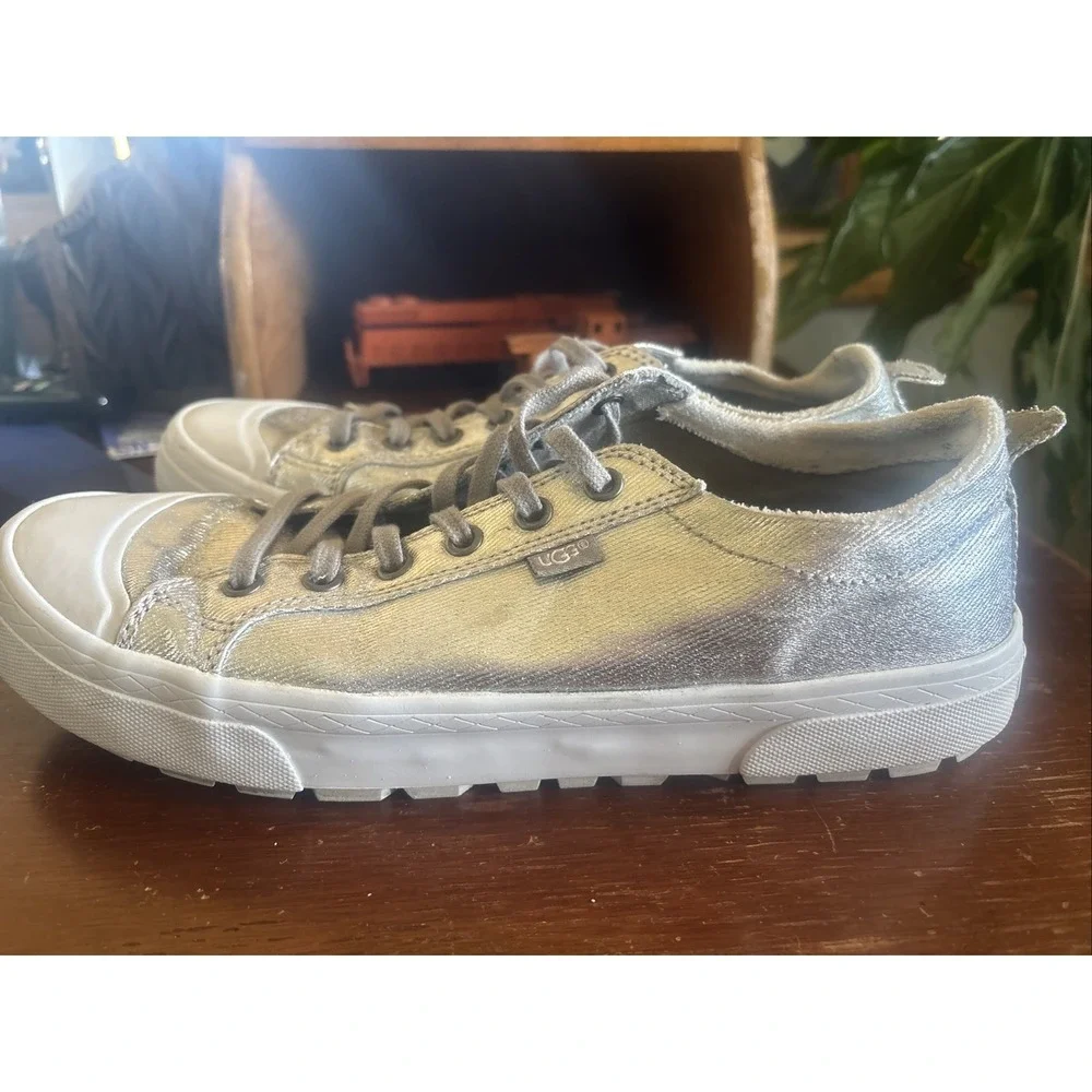 UGG Aries Metallic‎ Silver Shoes Sneakers Women's Size 9 - Style 1101917